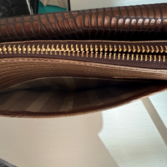 Brahmin Mimosa Textured Leather Crossbody - Like New Condition - Picture 5 of 5